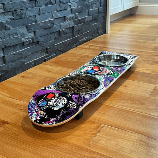 Villains in 3D Skateboard Cat Feeding Stand with 2 Bowls