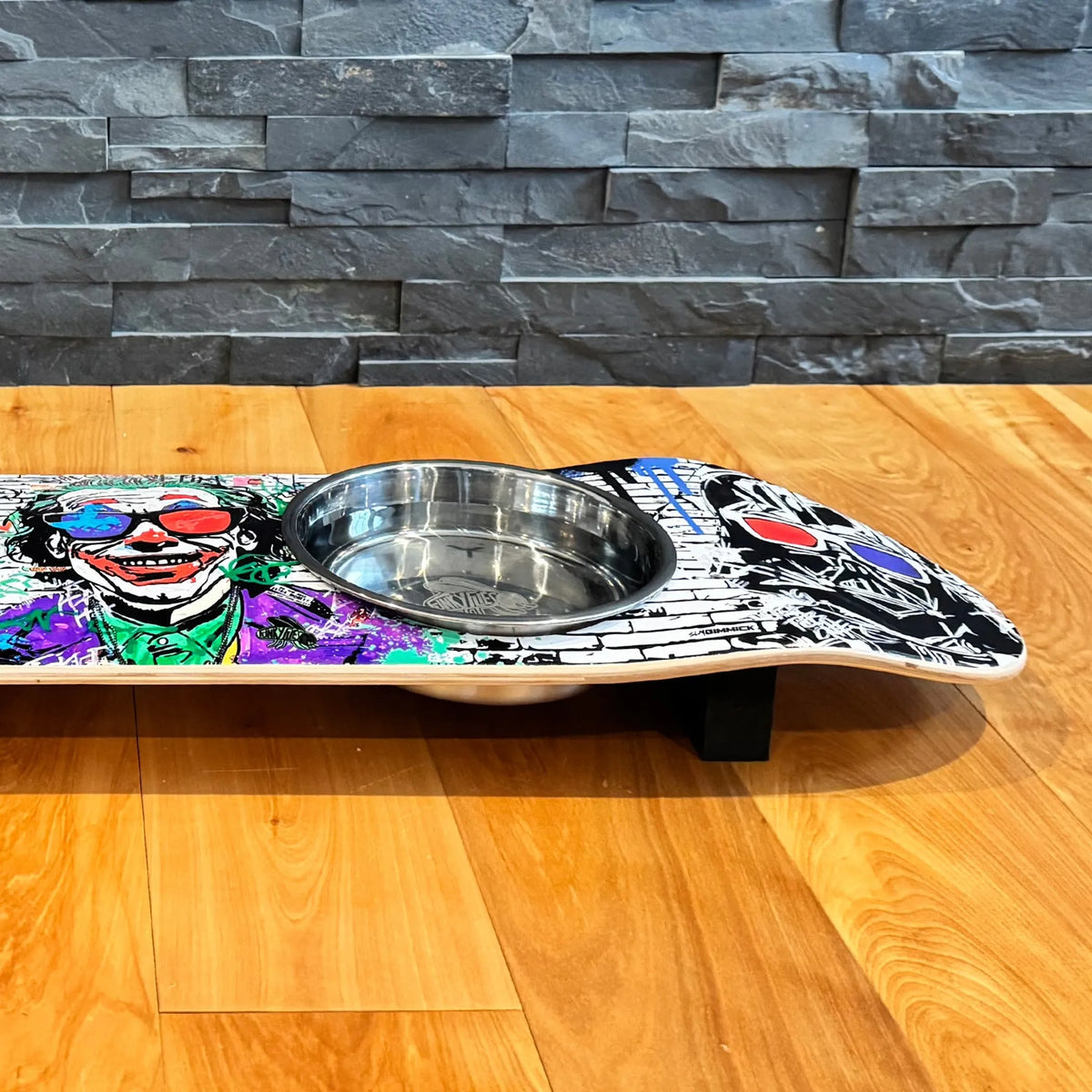 Villains in 3D Skateboard Cat Feeding Stand with 2 Bowls